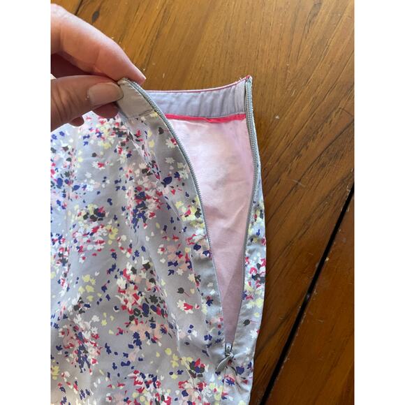 Boden Short Skirt 12R Lined Floral All Cotton Gray Yellow Pink Flowers Size Zip - Picture 8 of 11